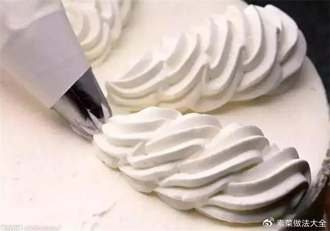 半岛·综合体育(中国)官方网站牛奶奶油是植物奶油吗？怎样区分植脂奶油、乳脂奶油和(图3)