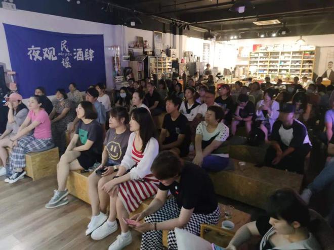 半岛·综合体育(中国)官方网站10元就能买到一大杯冰美式！在青岛去老城区喝个咖啡(图9)