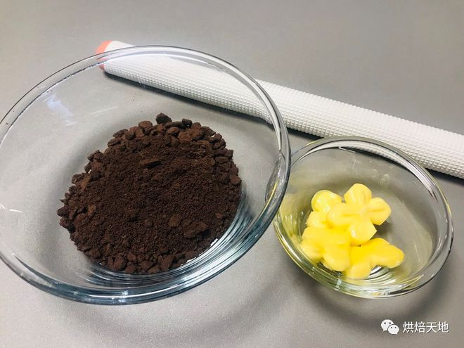 半岛·综合体育(中国)官方网站无需烤箱就能做出美味的蛋糕巧克力慕斯蛋糕做法简单0(图2)