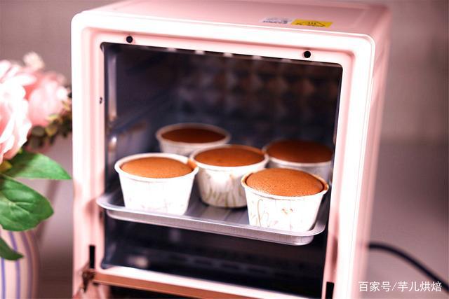 半岛·综合体育入口教你做不回缩不塌陷100%成功率的纸杯蛋糕松软好吃学会不用买(图5)