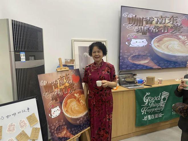 半岛·综合体育入口百年弄堂飘出咖啡香居民在家门口悠享慢时光(图4)