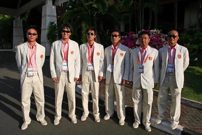 半岛·综合体育入口滑翔伞运动员、工厂狂人24 亿建厂做希腊酸奶重启人生(图2)