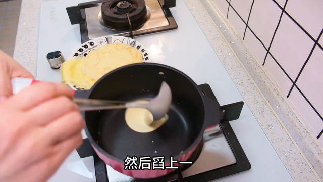 半岛·综合体育(中国)官方网站不用烤箱不用模具不粘锅就能做出美味的芒果千层蛋糕快(图4)