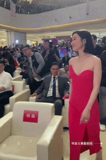 半岛·综合体育(中国)官方网站蒋欣颜值大回春和90后同台看不出年龄差这些女星不会(图18)