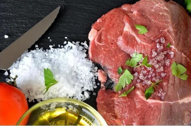 半岛·综合体育入口少吃肉、少吃油为什么血脂还是高？血液里的血脂到底从哪里来的(图2)