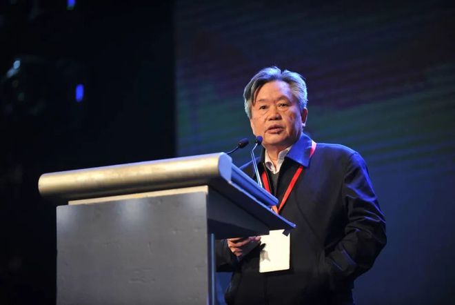 半岛·综合体育入口李国杰院士“七问”DeepSeek(图1)