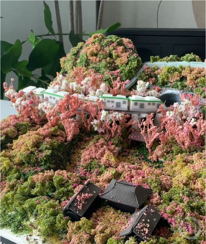 半岛·综合体育重庆糕点师把“开往春天的列车”做成蛋糕！有山有单轨还有关岳庙除了树(图1)